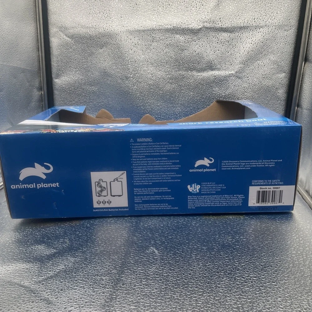 Animal Planet Shark Research Boat Playset with 2 Sharks, Lights‎ & Sound NEW